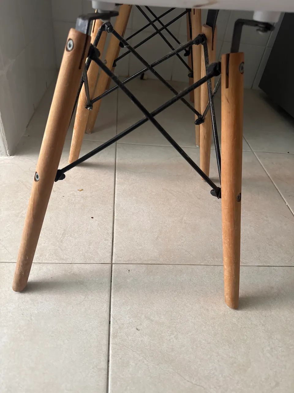 Cadeiras Eiffel em ótimo estado - RETIRADA NA PITUBA HOJE - Foto 2
