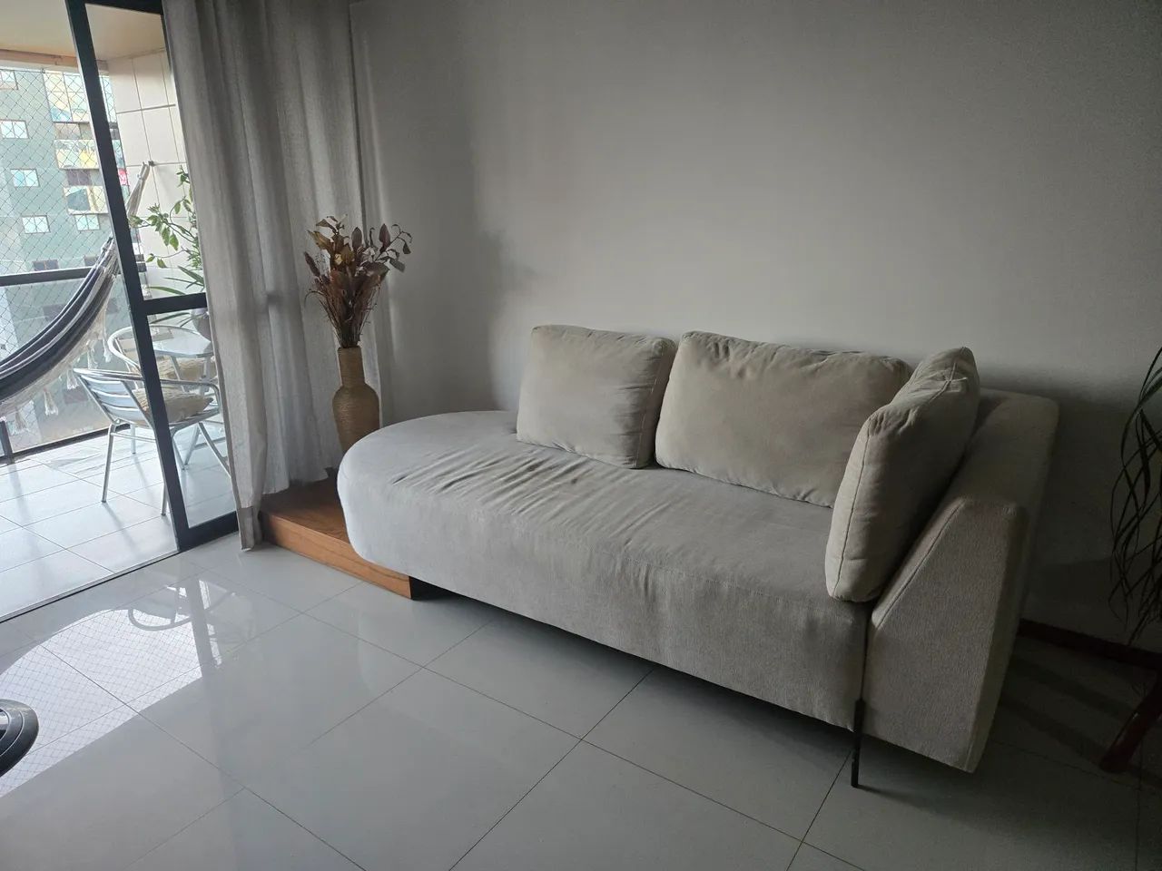 Vendo sofá sofisticada em linho - Foto 2