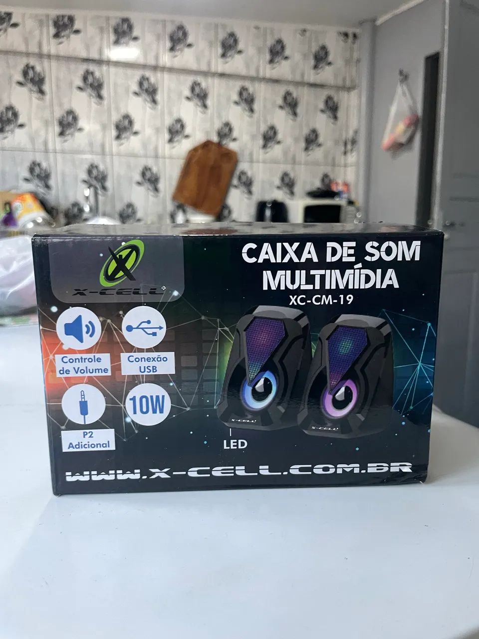 Caixinha de som multimídia 