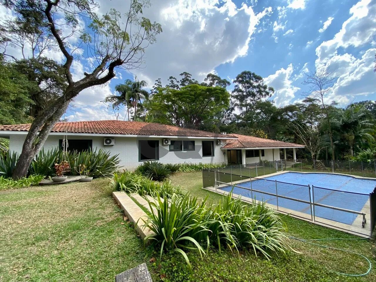 Casa de Condomínio - 4 Dormitórios (Suítes) à Venda ou para Alugar na Chácara Flora - São