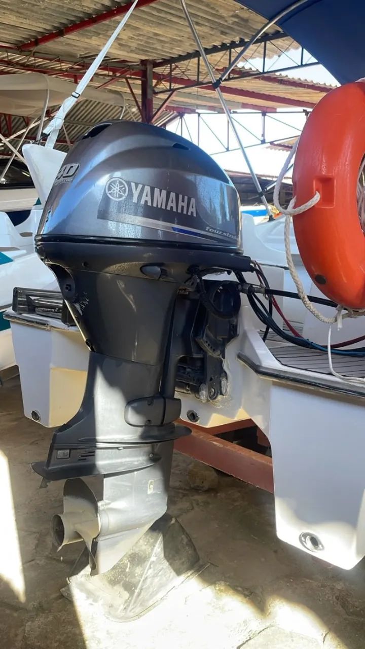 LANCHA S8 COM COMANDO A DISTANCIA MOTOR YAMARA 4 TEMPO - Foto 4