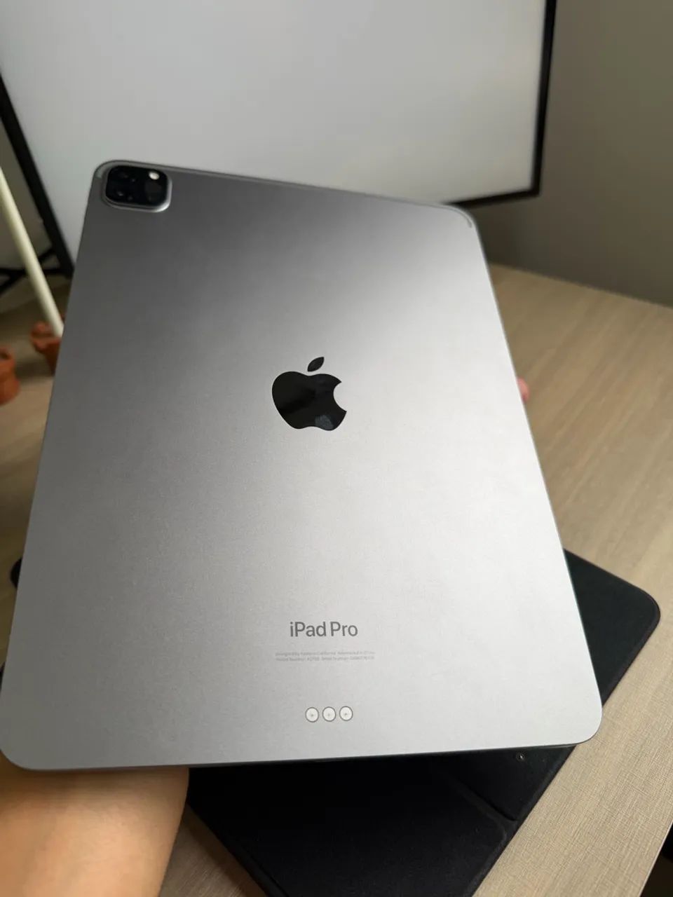 iPad Pro (11 pol) (4ª geração) com Apple Pencil e capinha teclado original da Apple.  - Foto 2