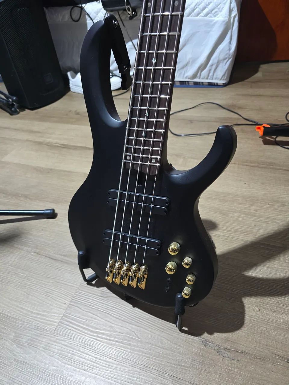 contrabaixo ibanez BTB 5 multiscale