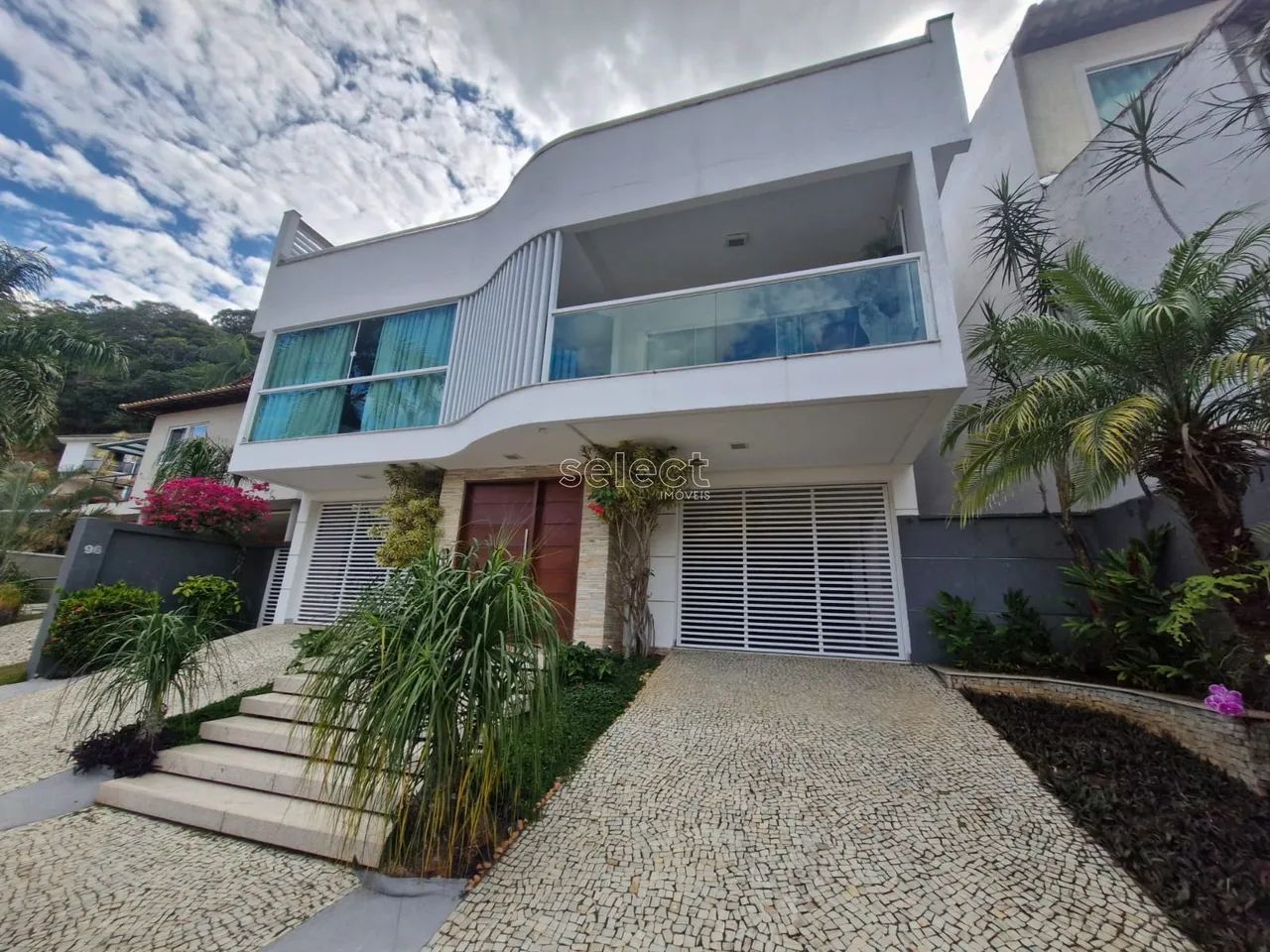 Excelente Casa Bosque imperial