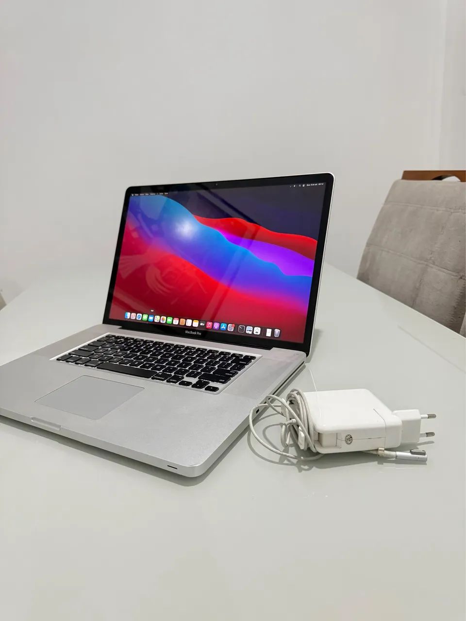 MacBook Pro 17 inch - Core i7 - 16Gb Ram - Estado de novo