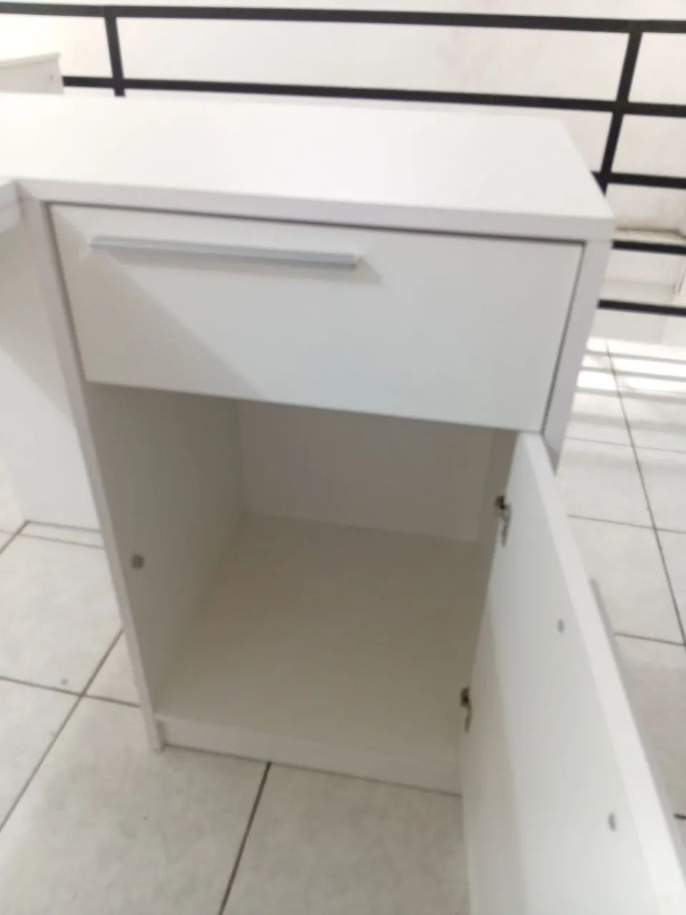Mesa em L  na cor branca  - Foto 2