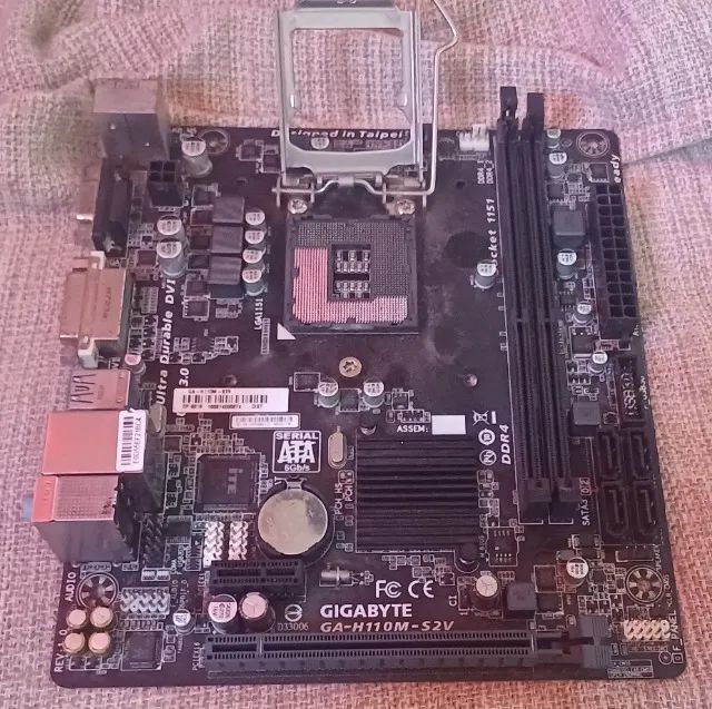 2 Placas-mãe Gigabyte H110m-S2V C\Def - Foto 5
