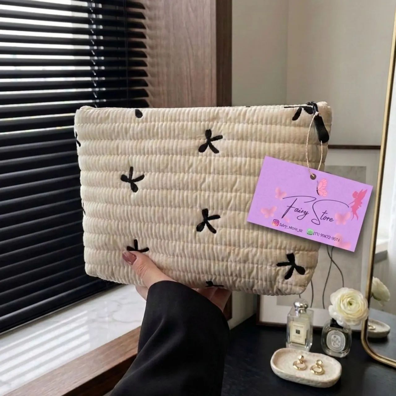 Necessaire Coquette Design Acolchoado com Laços Bordados - Foto 3