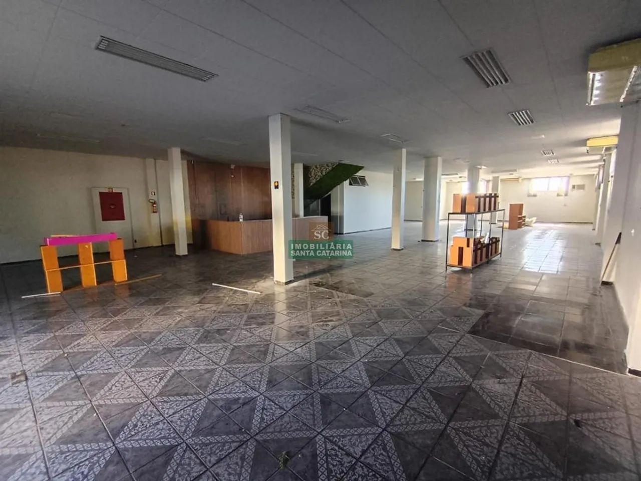 Salão para alugar em Maringá, Zona 07, com 408 m² - Foto 2