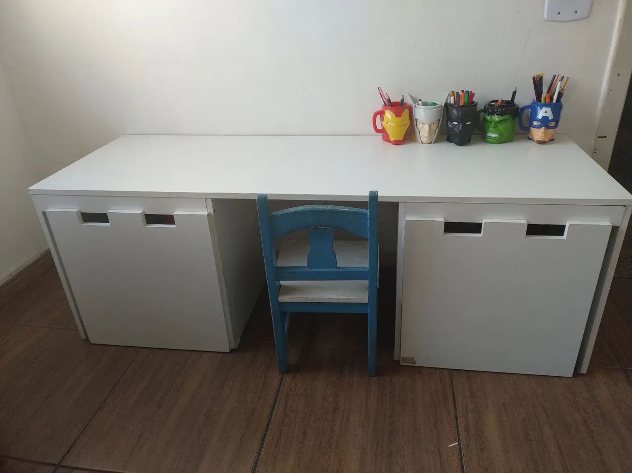 Mesa de estudos infantil com 2 baús  - Foto 2