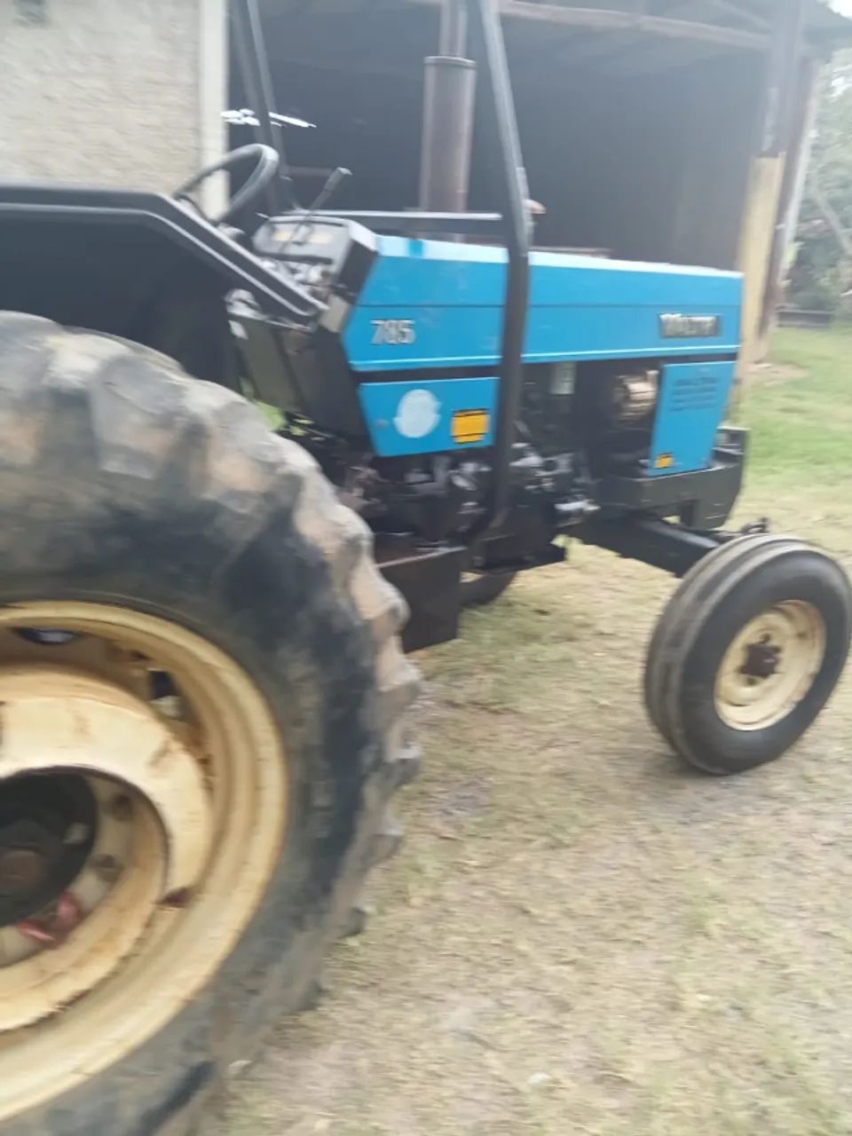 Trator Valtra 785 4x2