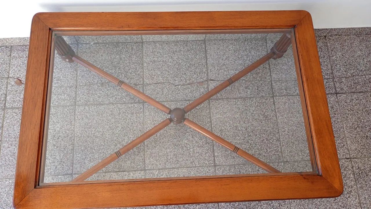 Mesa de centro de madeira nobre com tampo em vidro - Foto 3