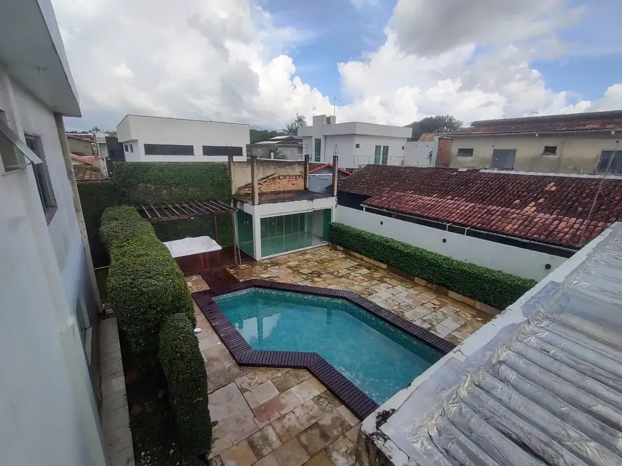 Casa de alto padrão com 5 suítes e área de lazer - Foto 4