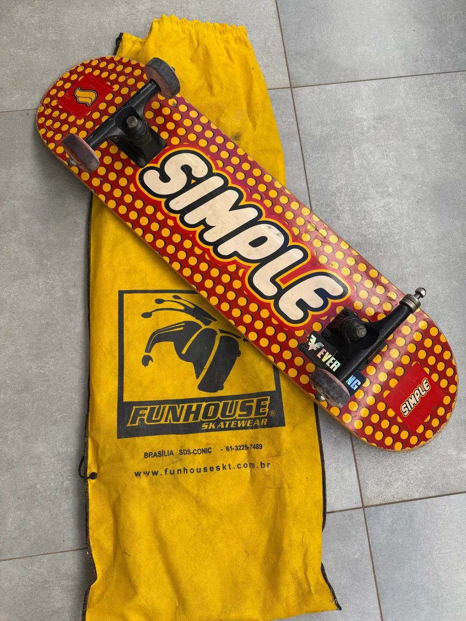 Skate Completo Simple 8.0 - Trucks Funhouse + Rolamentos Everlong