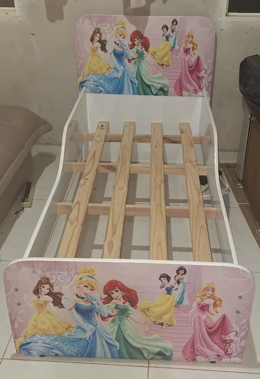 Cama Infantil Princesas Disney Completa e Conservada - Foto 2