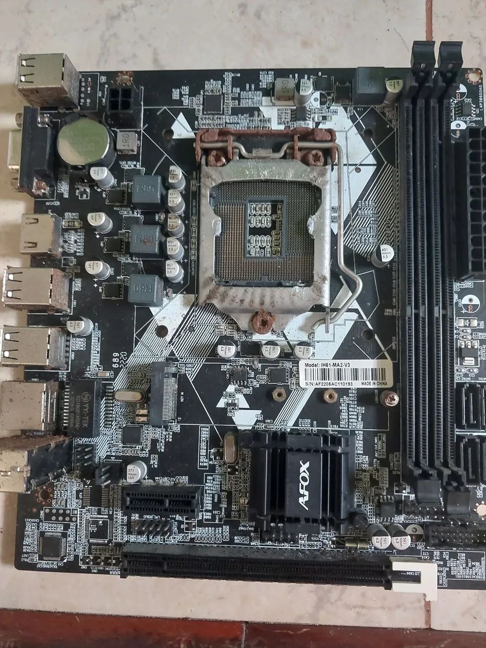 Placa Mãe com defeito H61 MA V3 - Foto 3