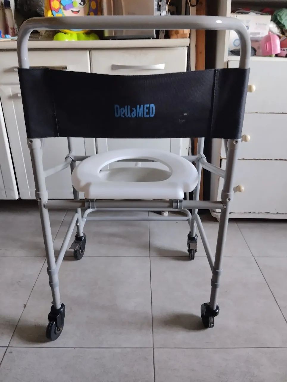 Cadeira Higiênica com comadre  - Foto 2