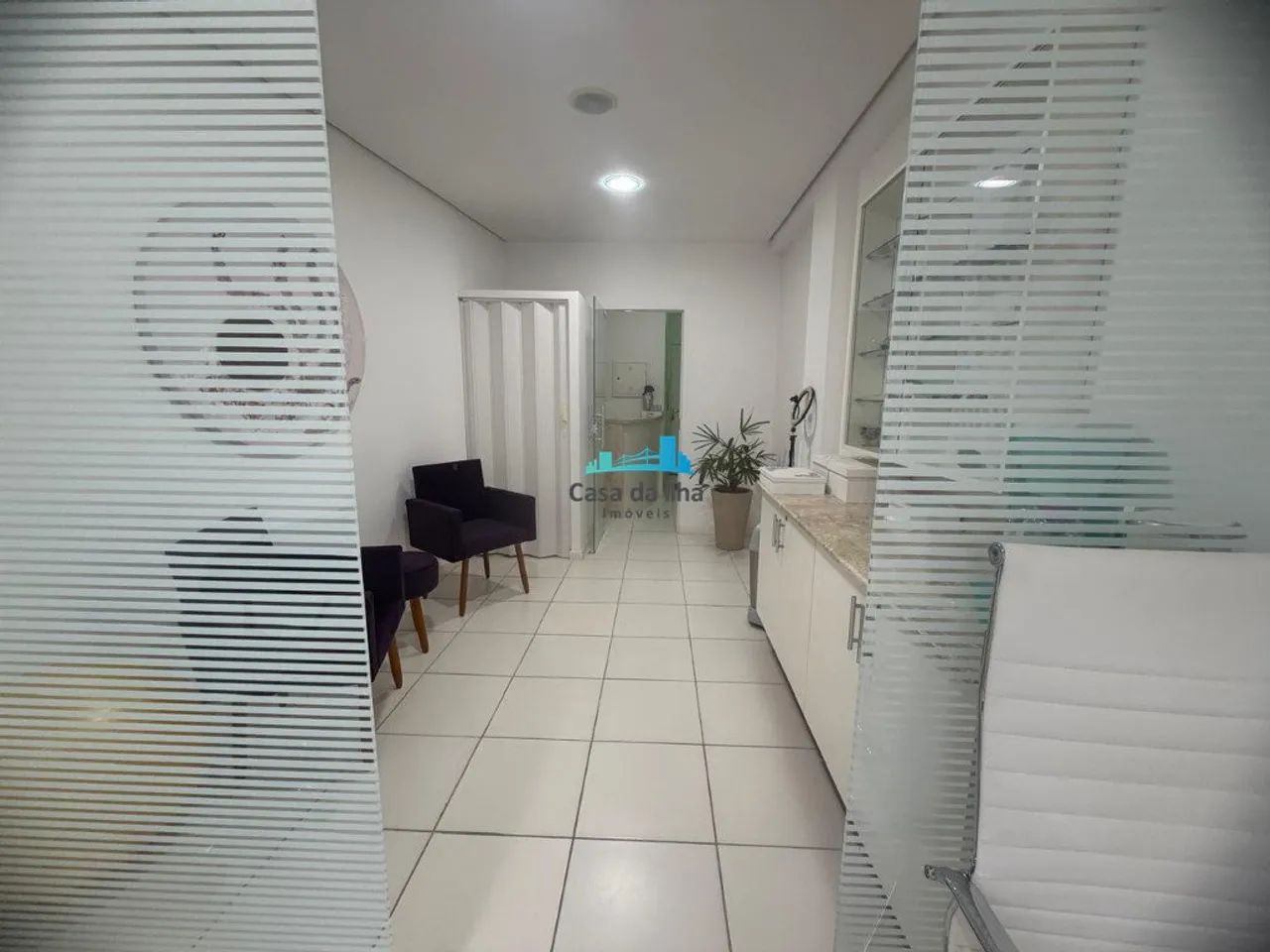Sala comercial Córrego Grande 1 vaga de garagem - Foto 2