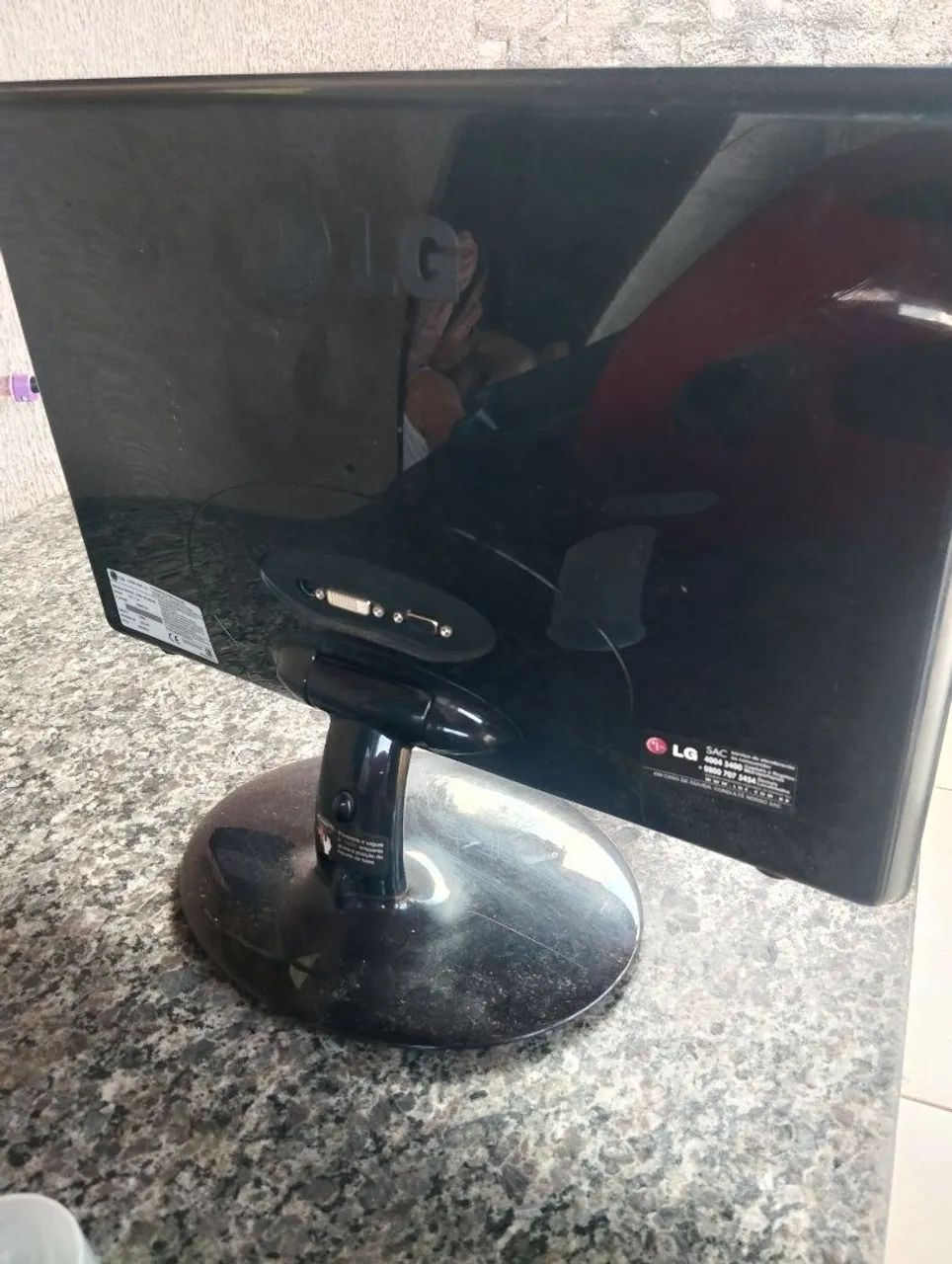 Monitor 19 pol 60hz VGA  - Foto 3