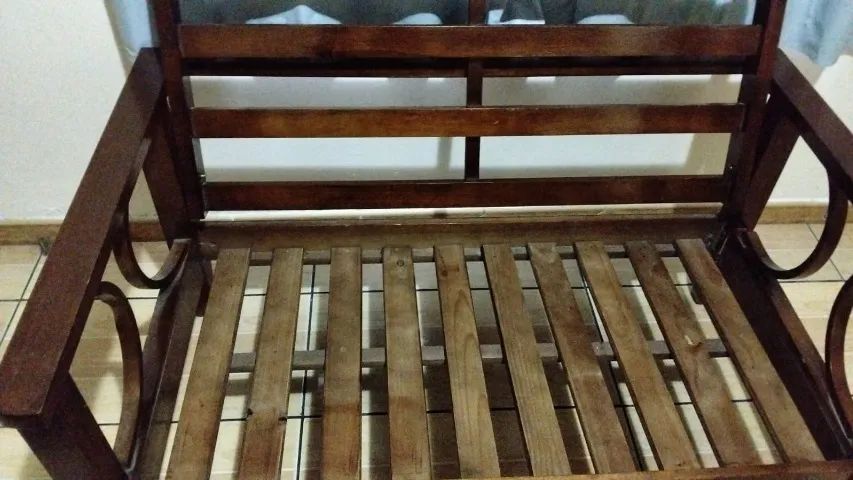 Vendo sofá de madeira carnaúba de 3 e 2 lugares  - Foto 2