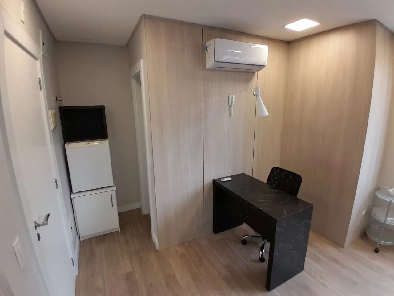 Ótima sala comercial mobiliada para locação no bairro Trindade! - Foto 4
