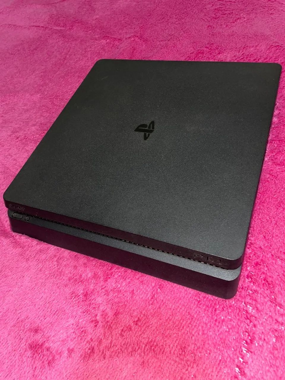 PS4 Slim 1TB + 2 jogos