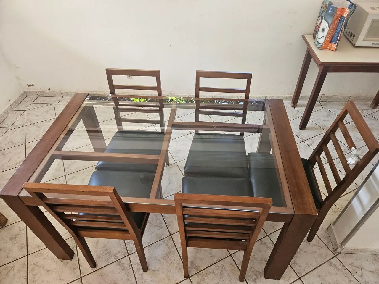 Mesa de jantar e 5 cadeiras - Foto 2