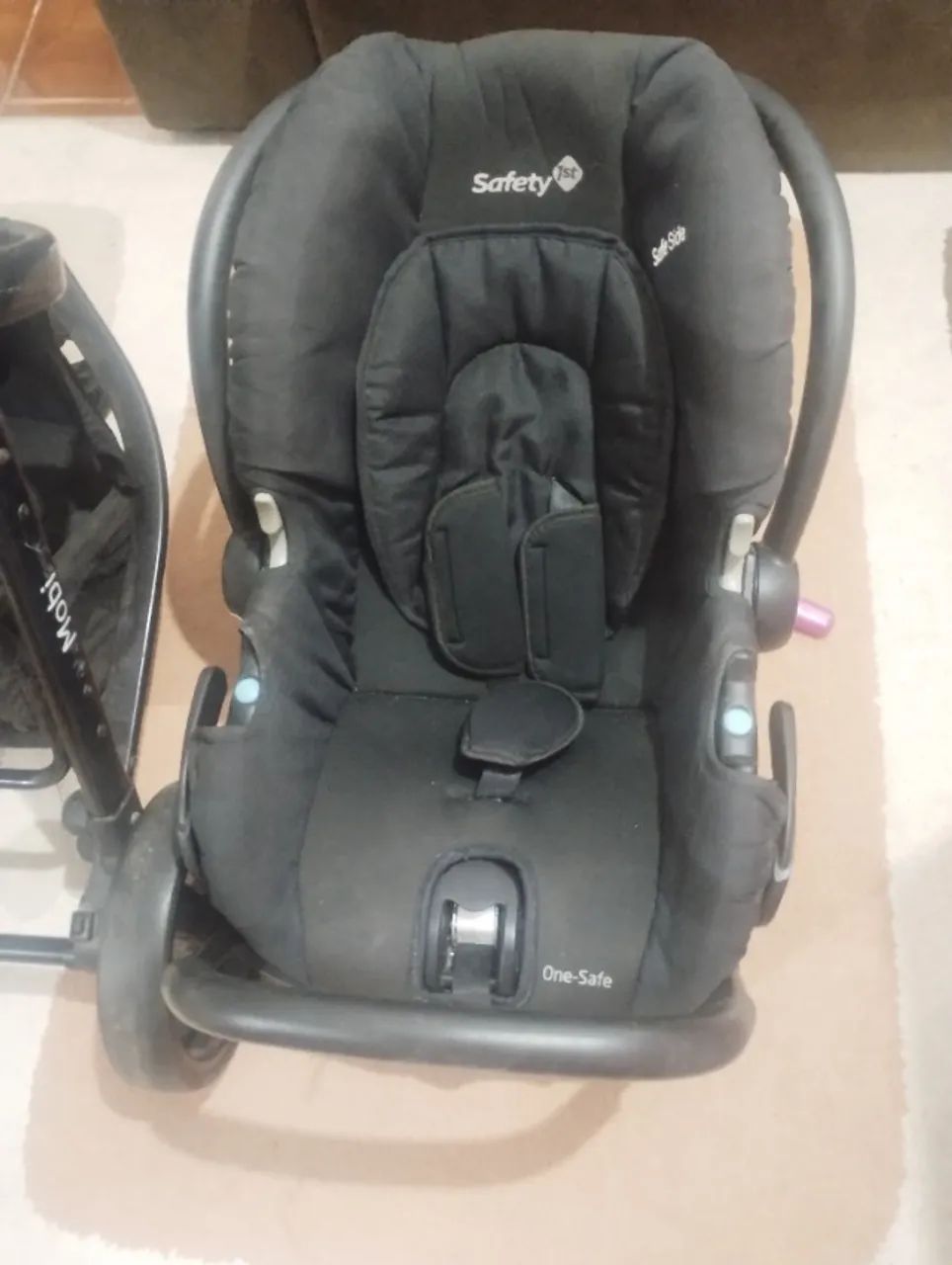 Vendo kit carrinho e bebê conforto marca safety 1st  - Foto 4