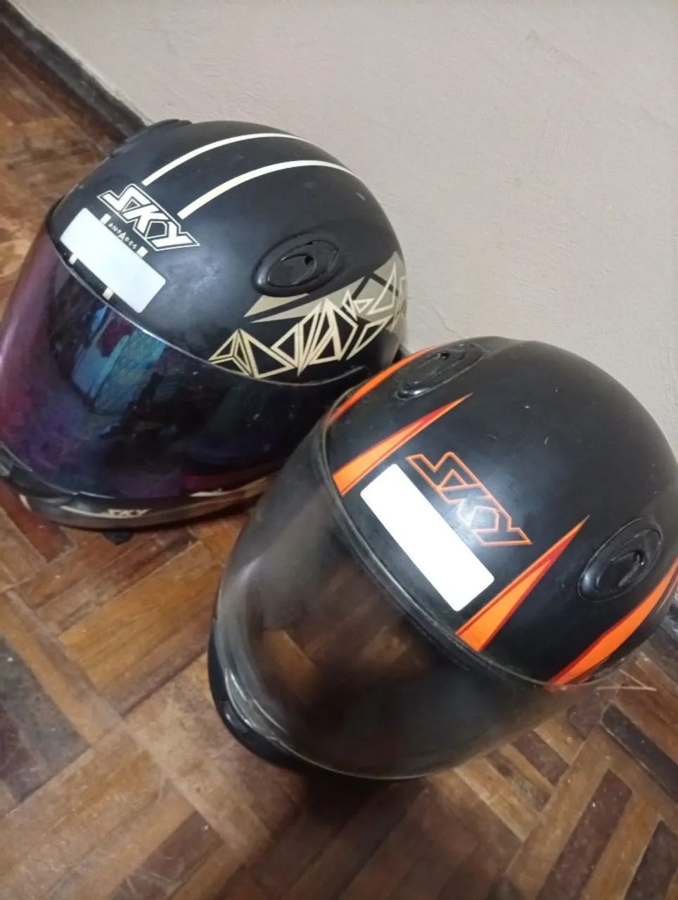 Vendo 2 capacetes em bom estado  - Foto 2