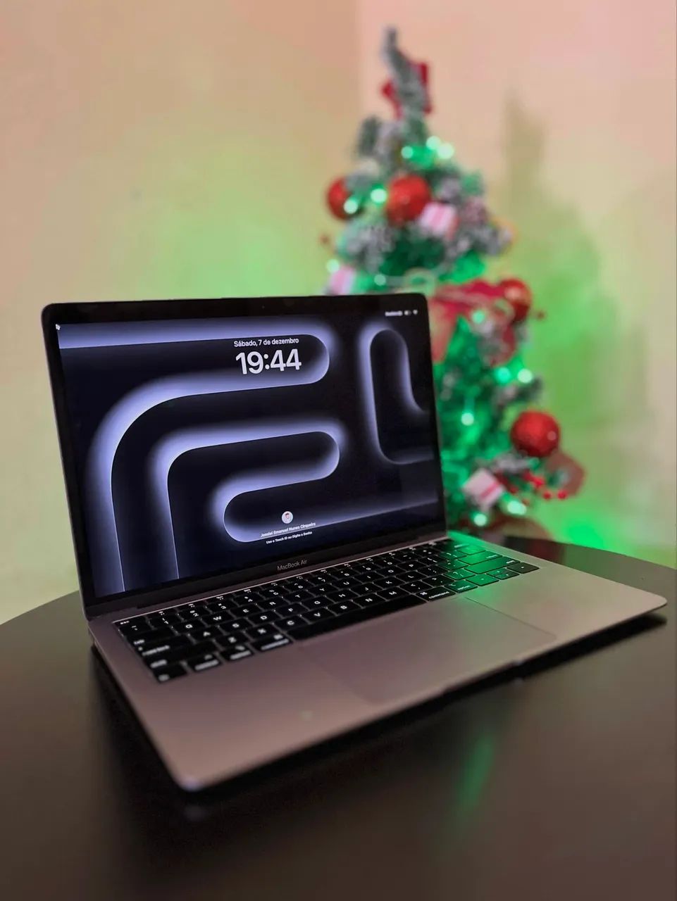MacBook Air 13? Retina 2018 - i5 / 8GB / 128GB - Leia descrição