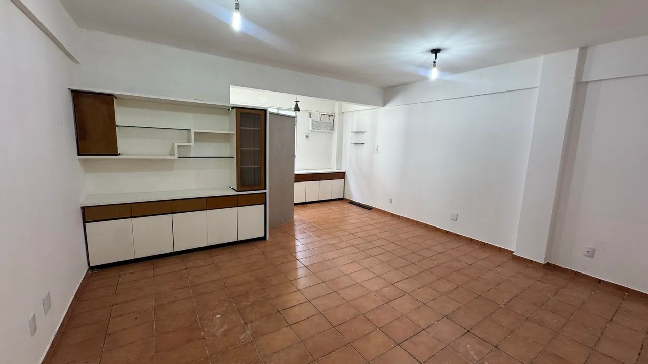 Sala Comercial - | Av. Epitácio Pessoa 