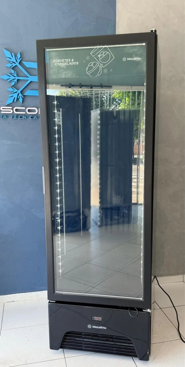 Freezer vertical all black 581 L