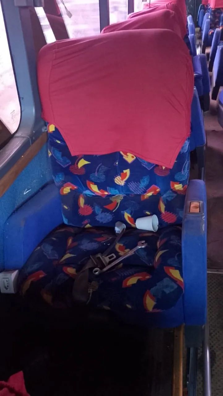 Vendo bancos de ônibus  leitos - Foto 2