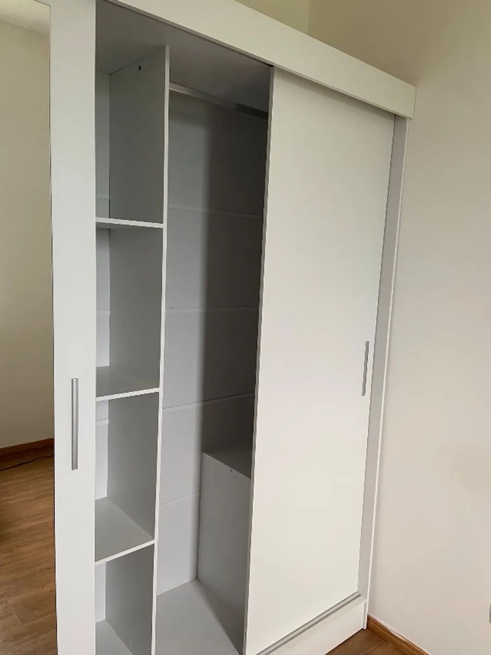 Guarda roupa com espelho - Foto 3