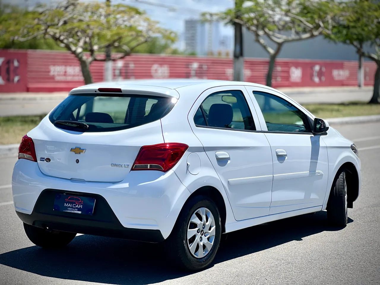 Chevrolet Onix Hatch LT 1.0 8V Flex Mec. 4P 2017 - Foto 5