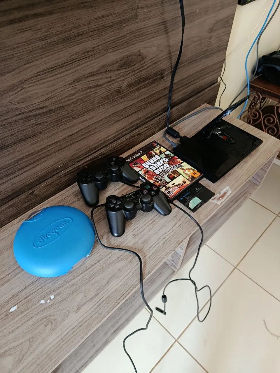 Vendo PS2 usado com vários jogos