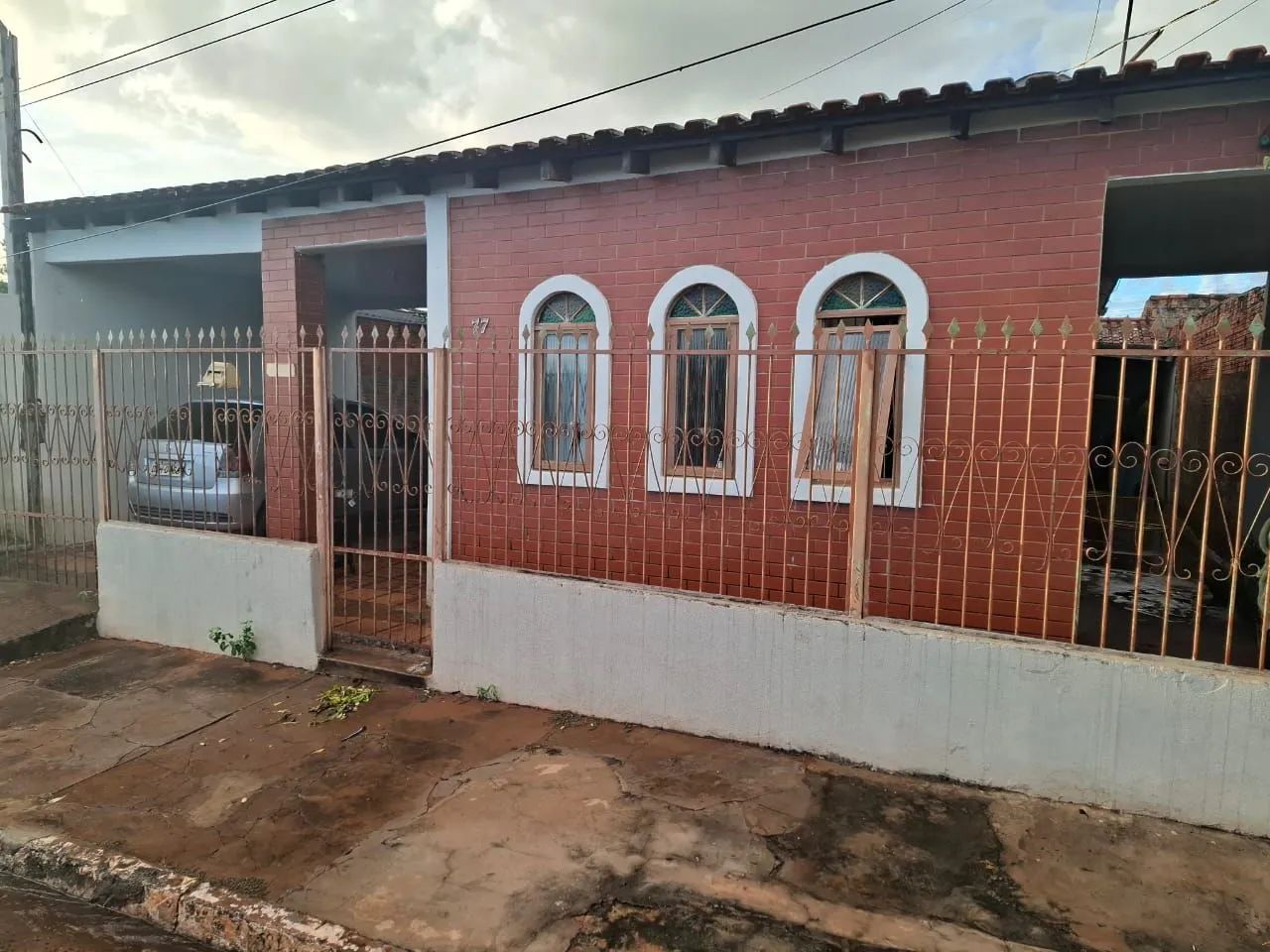 Vendo casa na Moreninha II 03 qtos, e edícula 