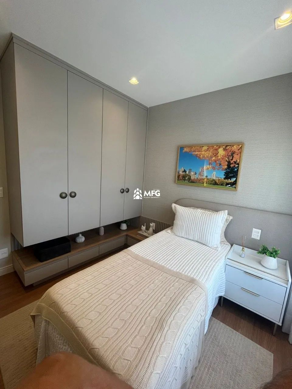 Apartamento para Venda - 110 m² Totalmente Decorado e Mobiliado com Suíte Master e Varanda - Foto 3