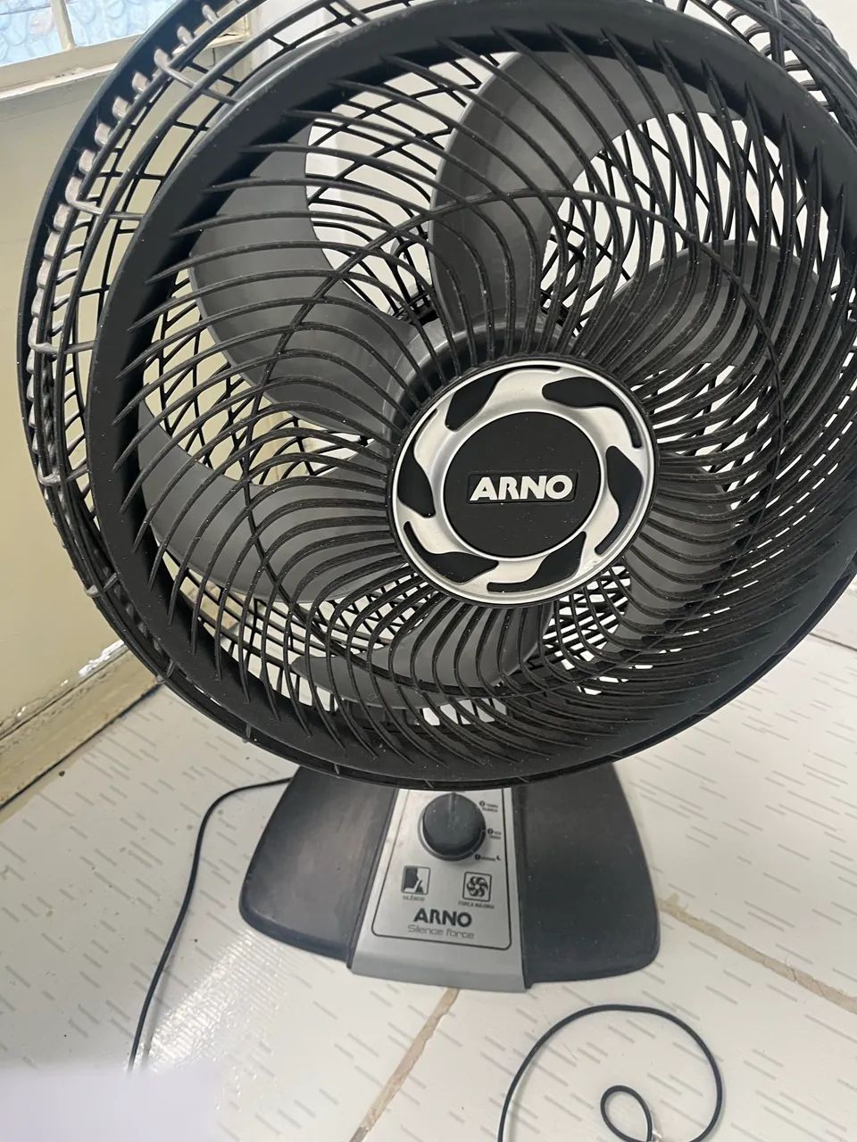 Ventilador Arno semi novo