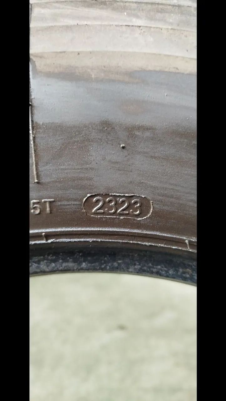 Vendo pneus 215/75 17,5  - Foto 2