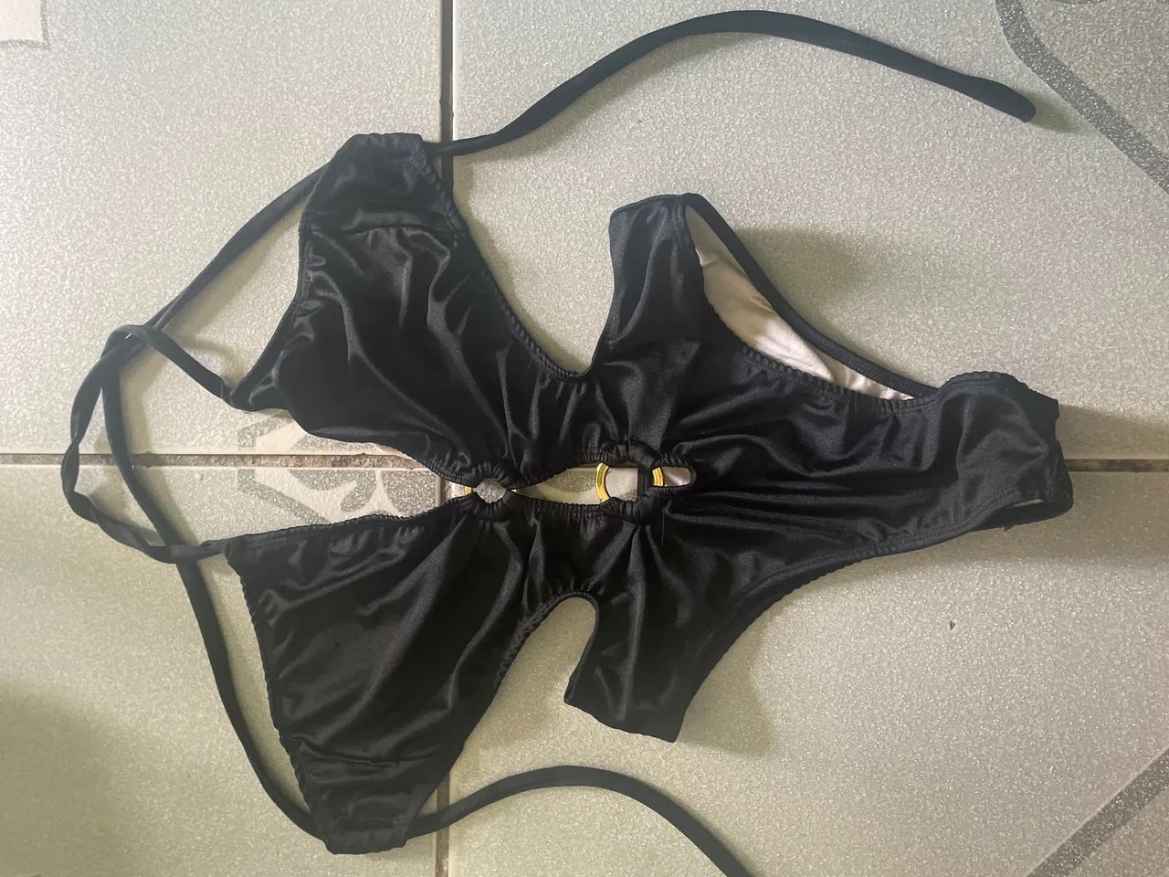 Maiô Feminino Preto com Recortes e Argolas - Elegante e Moderno - Foto 2