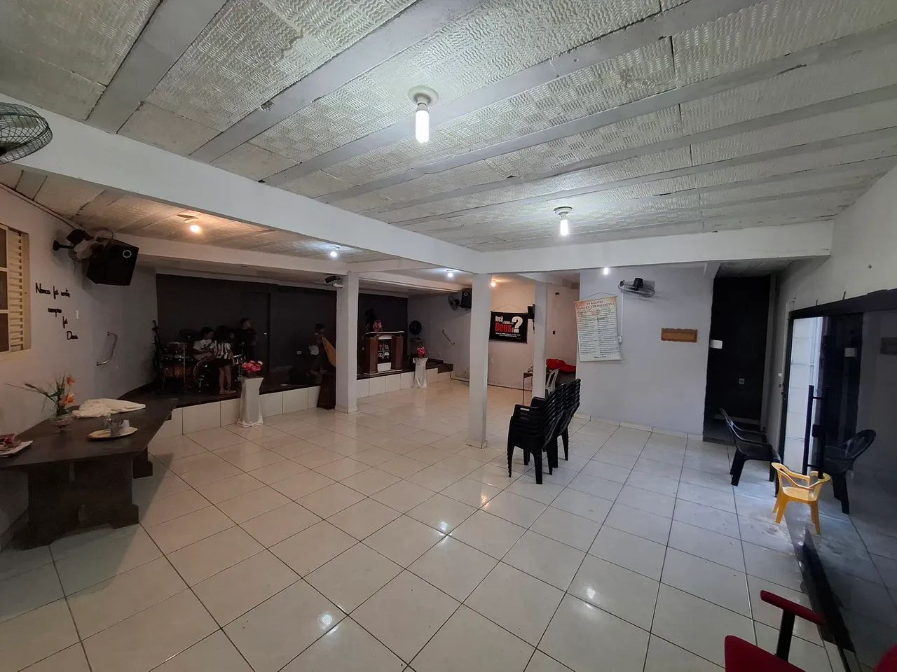 VENDO PONTO COMERCIAL AMPLO E ESTRUTURADO - EXCELENTE ESPAÇO - Foto 3