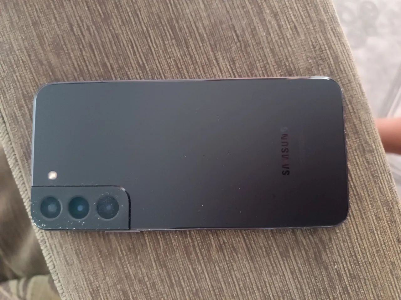 Galaxy s22+ com linhas 