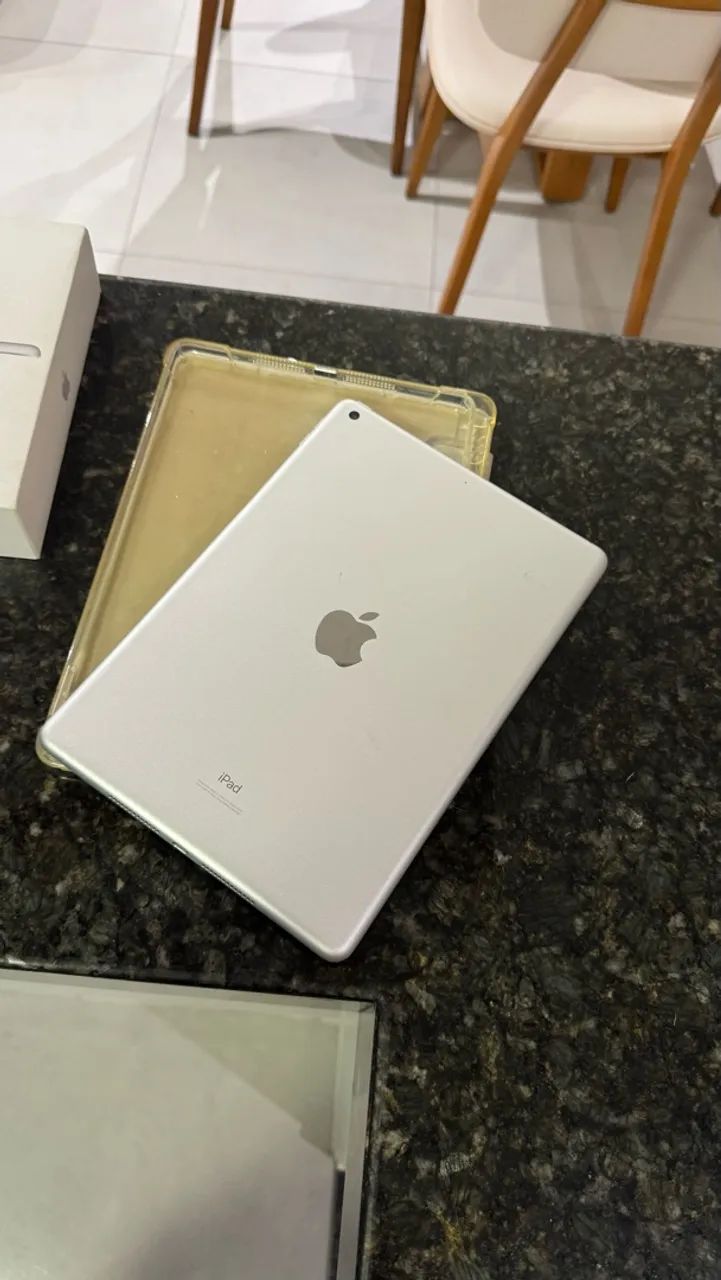 iPad 7 32gb (tela quebrada)