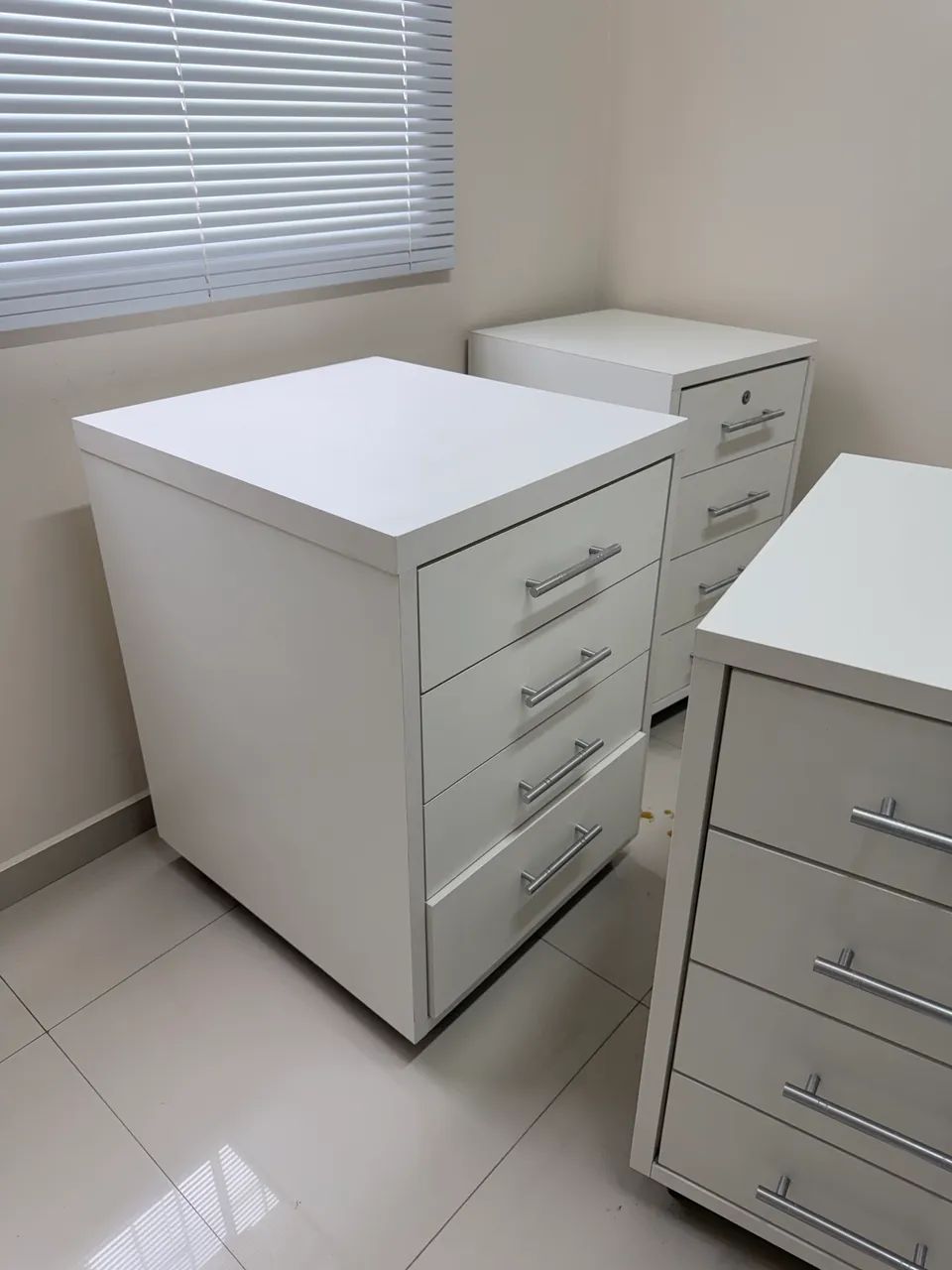 Armário gaveteiro com 4 gavetas  - Foto 2
