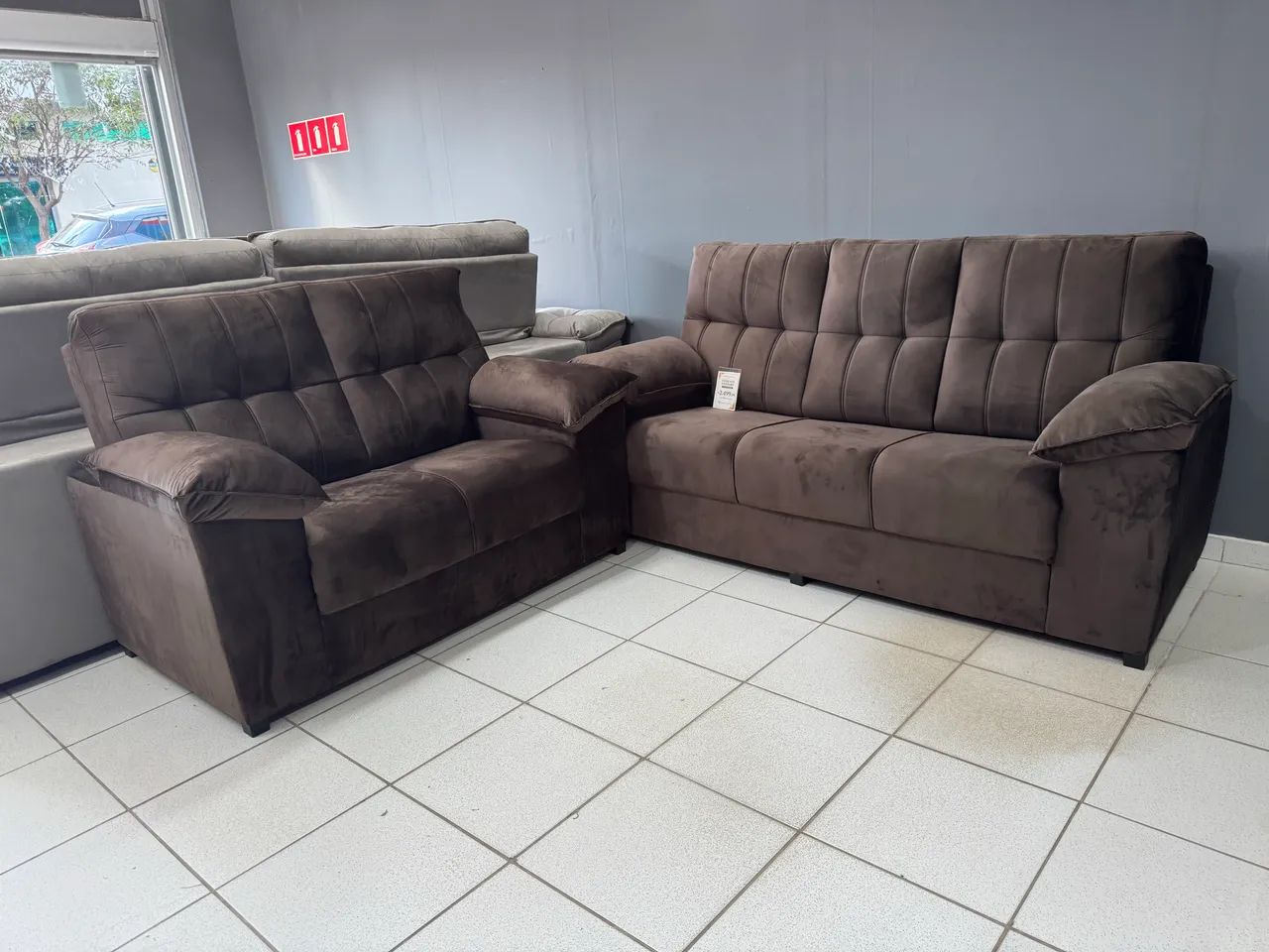 Conjunto 3 e 2 lugares novo! 