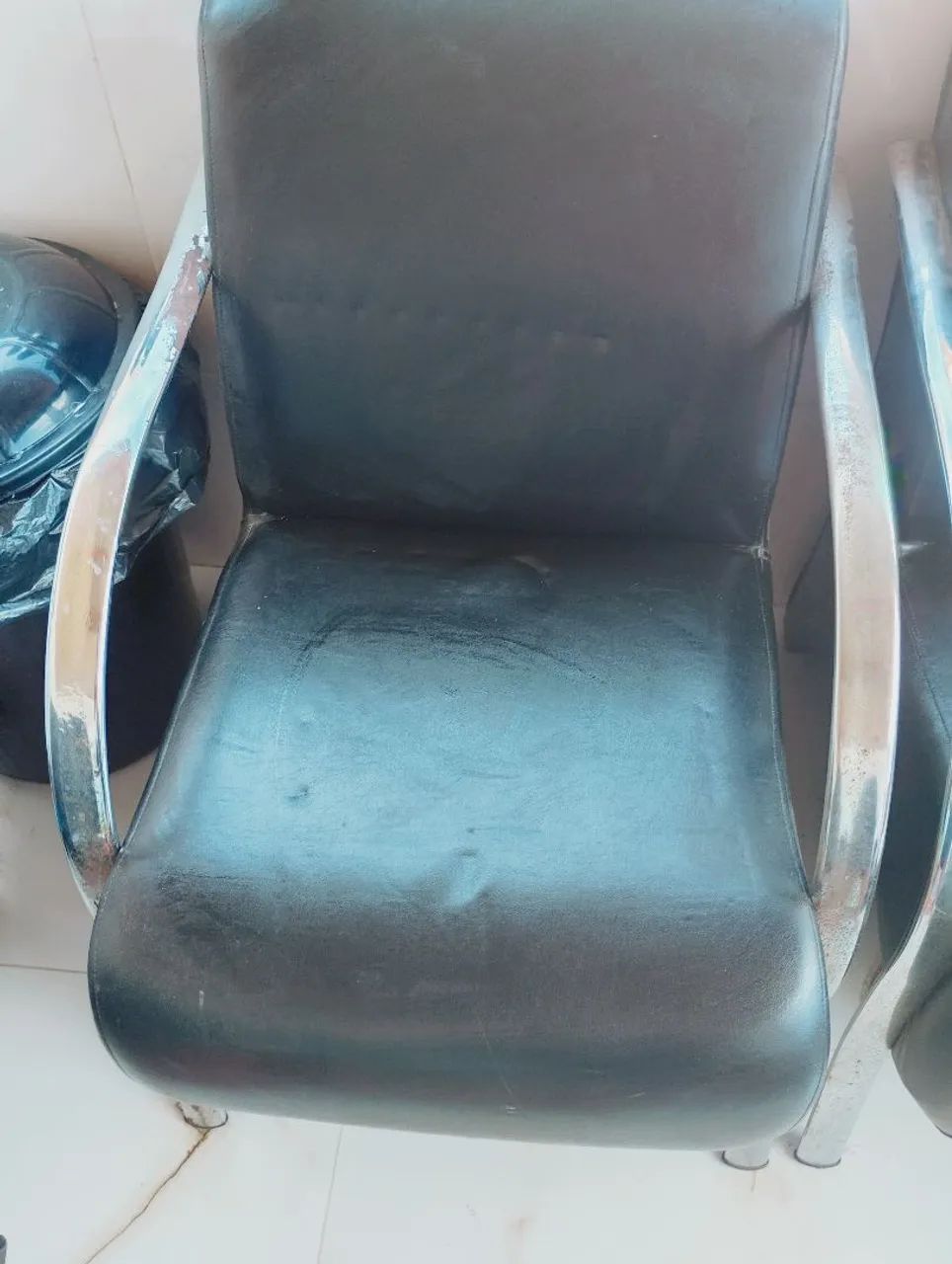 Vende -se duas poltronas retirar no local  - Foto 4
