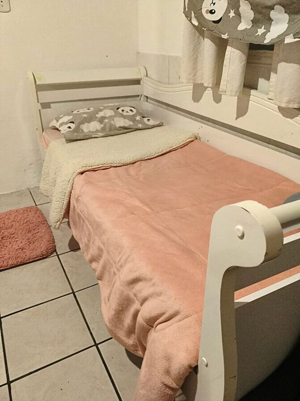Cama DE SOLTEIRO+ auxiliar + os dois  colchões 