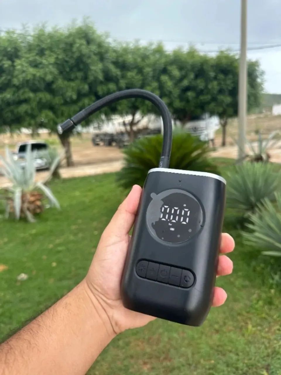Mini Compressor de Ar Recarregavel Portatil - Foto 3