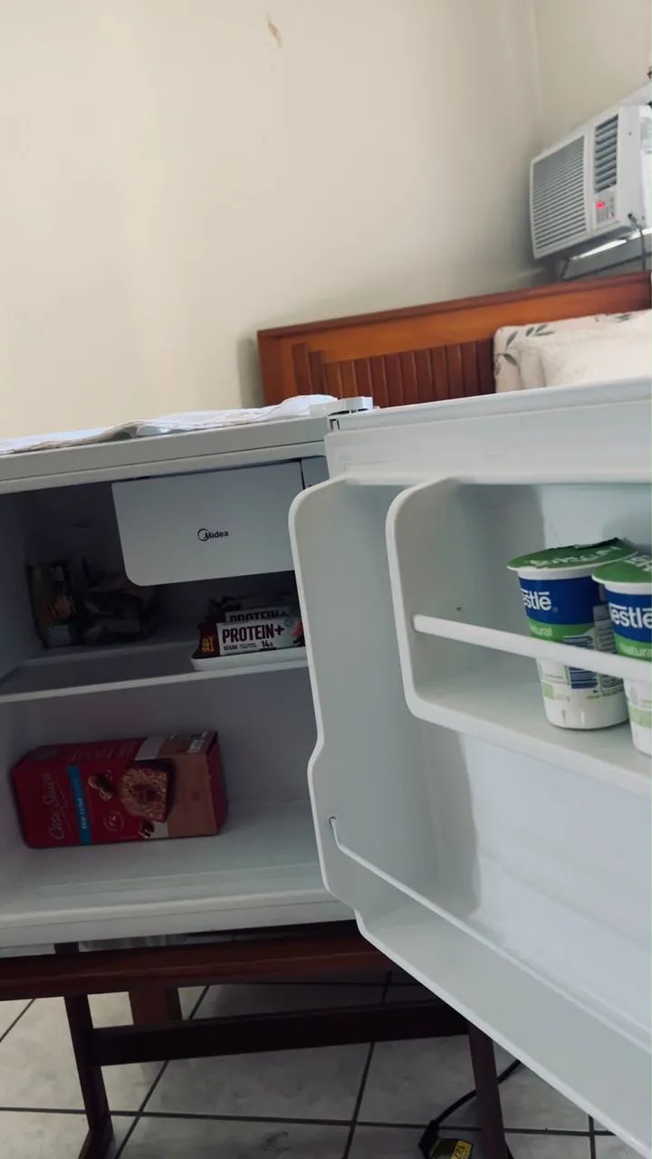  Frigobar Midea 45L - Seminovo  - Foto 4